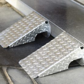 MOTTEZ horganyzott acél járdabejárati rámpa - 1 tonna